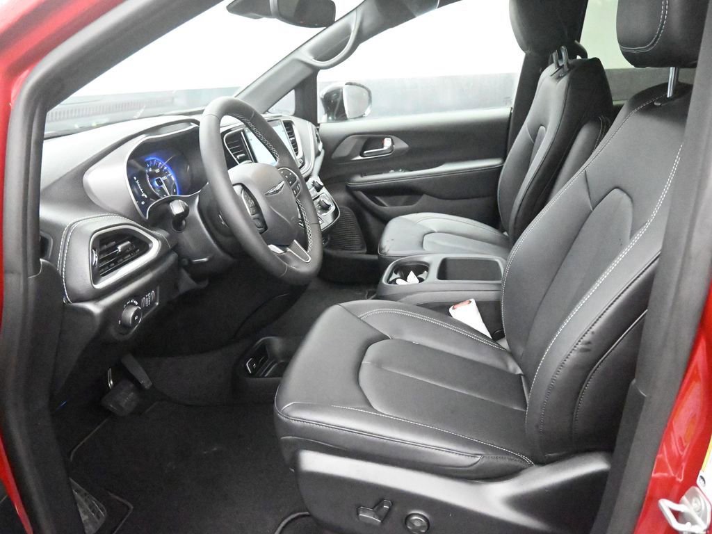 New 2026 Chrysler Pacifica Select FWD image 10