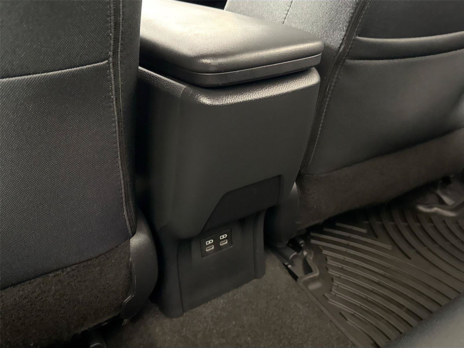 Certified 2023 Toyota Prius LE FWD image 33
