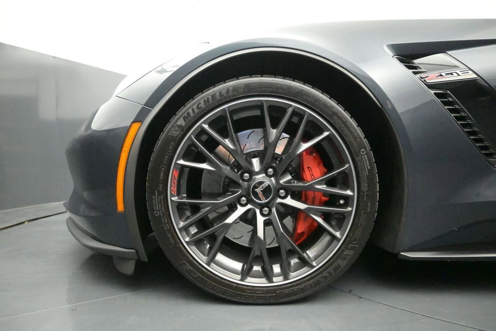 Used 2019 Chevrolet Corvette Z06 RWD image 14