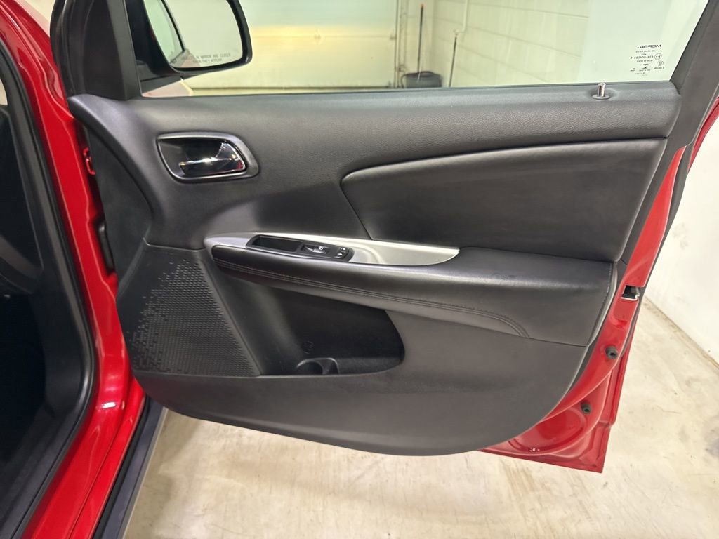 Used 2016 Dodge Journey SE w/ Flexible Seating Group FWD image 40