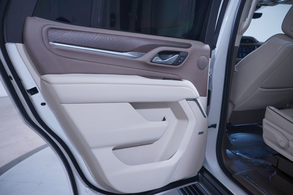 Used 2024 GMC Yukon Denali w/ Advanced Technology Package image 15