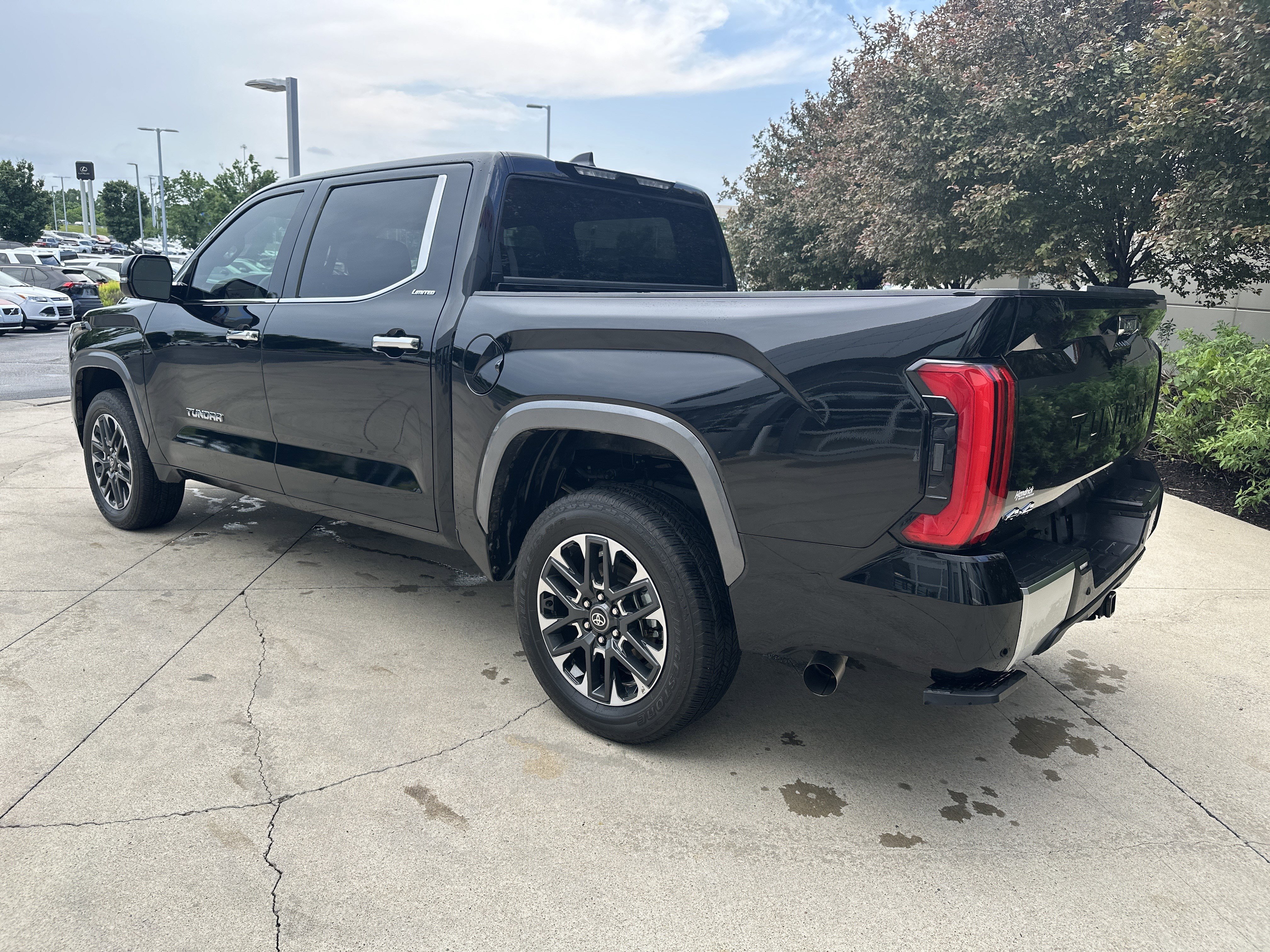 Used 2025 Toyota Tundra Limited AWD/4WD image 7