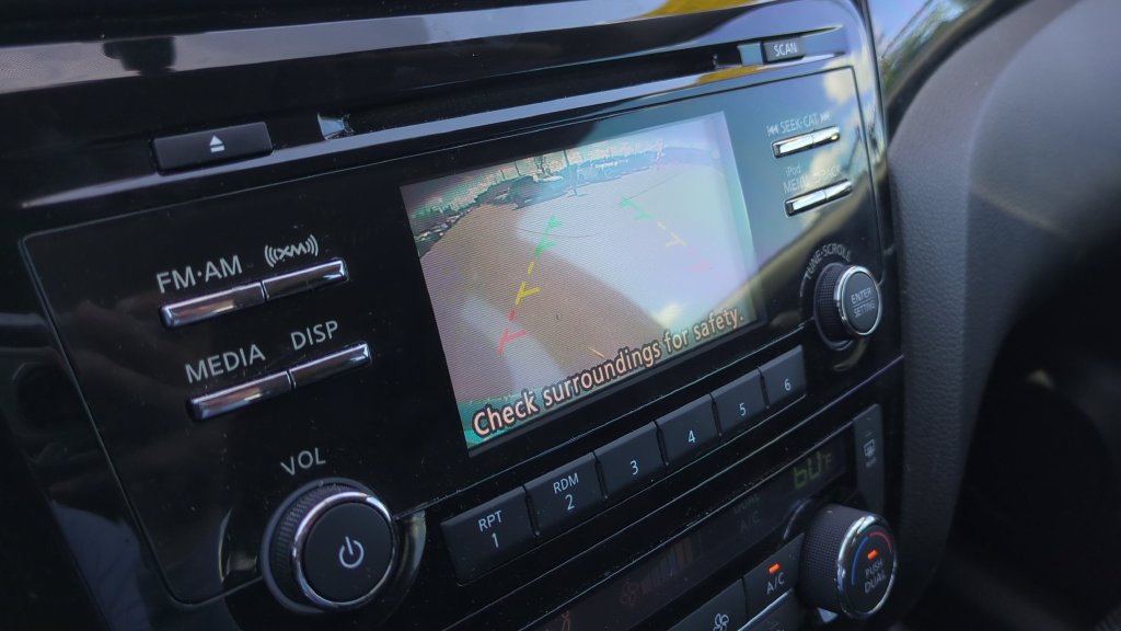 Used 2018 Nissan Rogue Sport SV FWD image 17