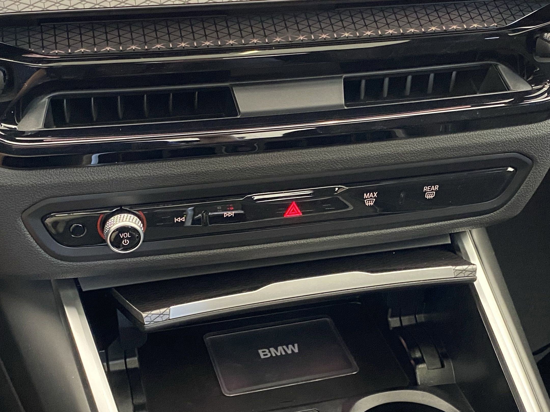 Used 2025 BMW 330i xDrive Sedan w/ Convenience Package image 17