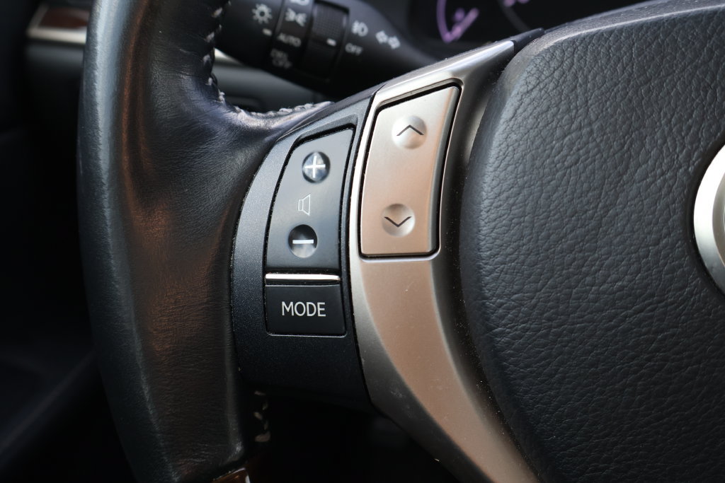 Used 2014 Lexus ES 350 w/ Ultra Luxury Package FWD image 20