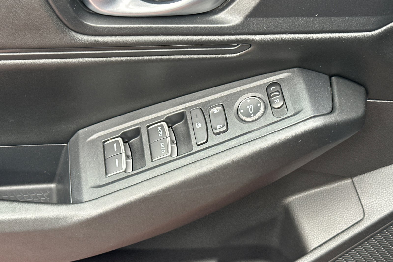 Used 2025 Honda Accord SE image 15