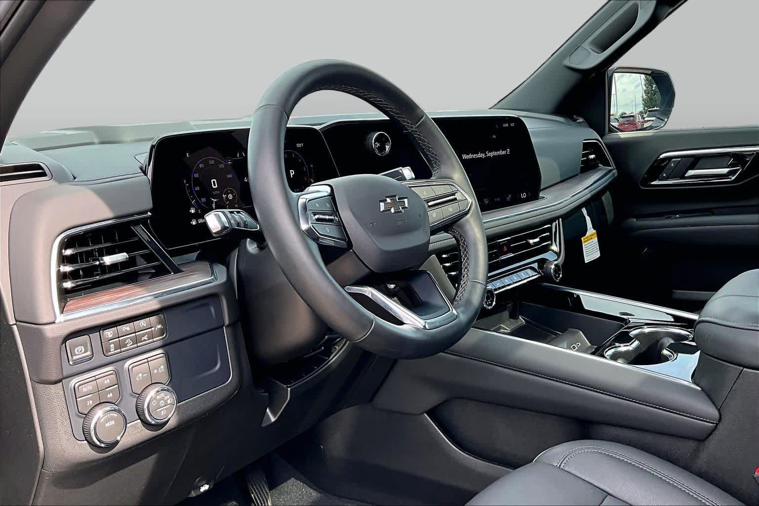Used 2026 Chevrolet Tahoe Z71 w/ Comfort Package AWD/4WD image 18