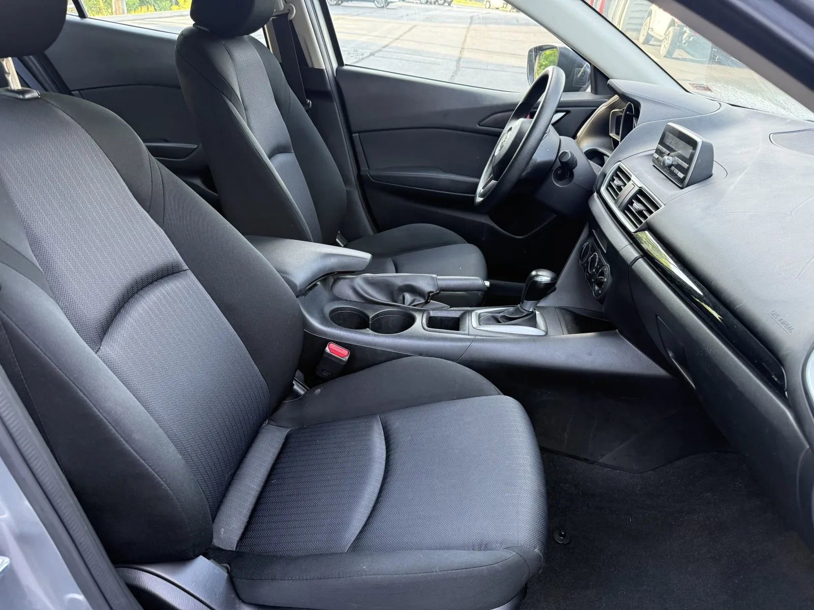 Used 2015 MAZDA MAZDA3 i SV FWD image 11