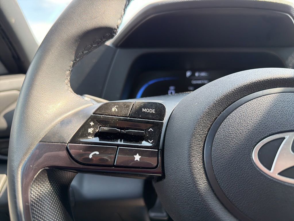 Certified 2025 Hyundai Elantra Sport image 30