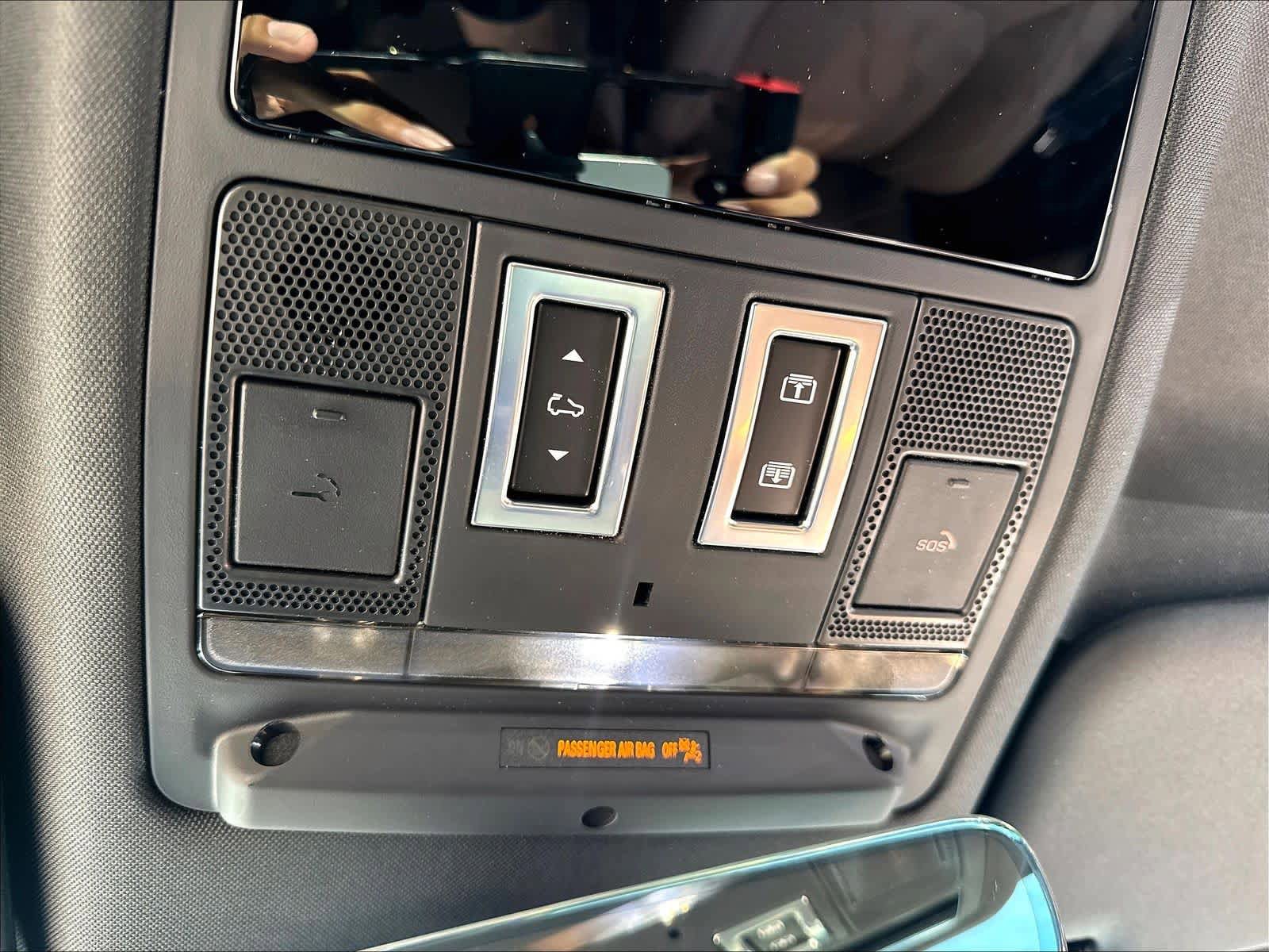 New 2026 Land Rover Defender 110 X-Dynamic SE AWD/4WD image 22