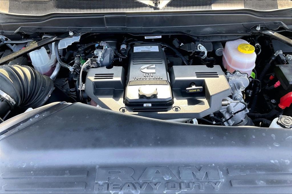 Used 2024 RAM 3500 Limited AWD/4WD image 9