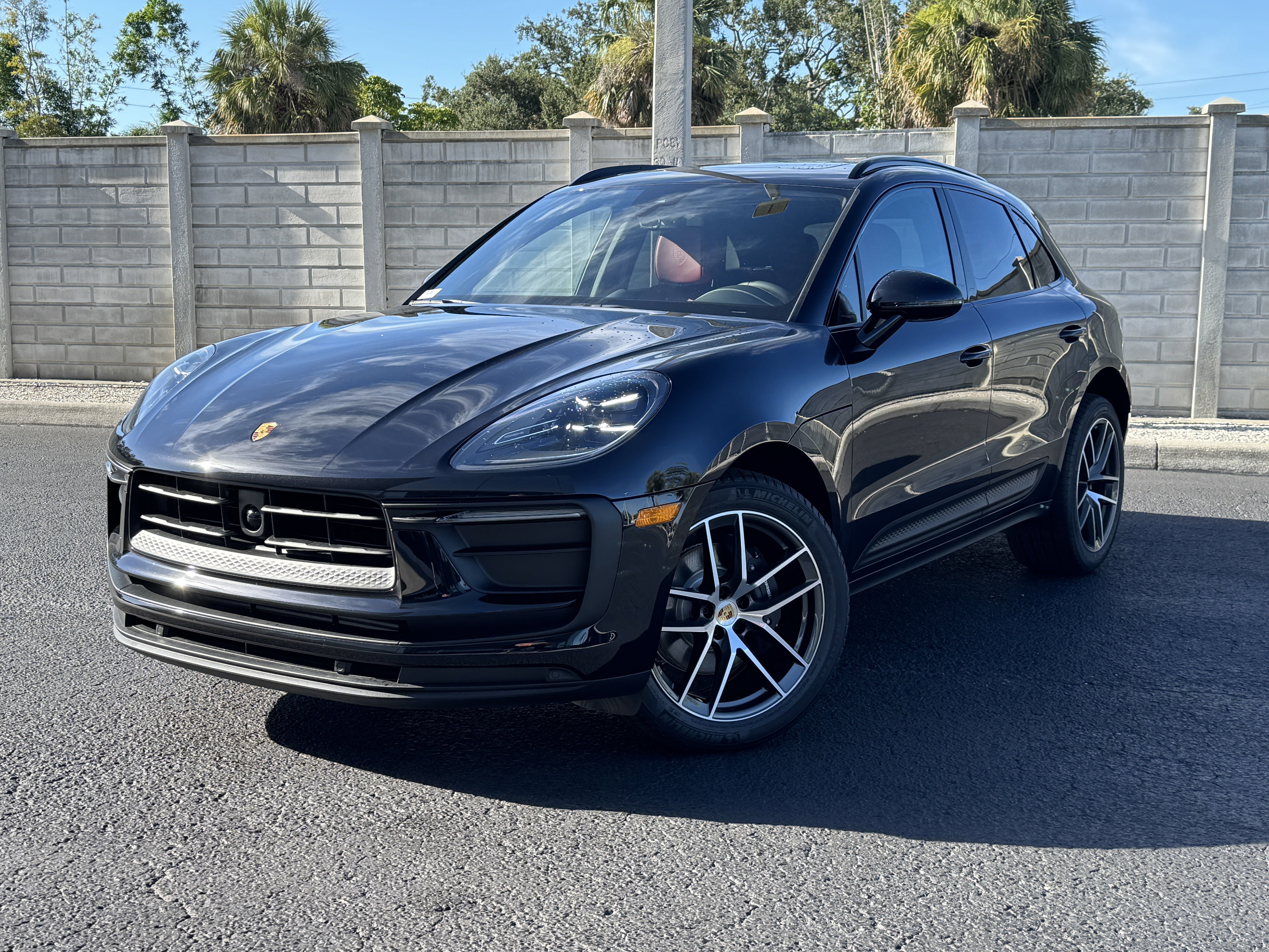 New 2025 Porsche Macan image 1