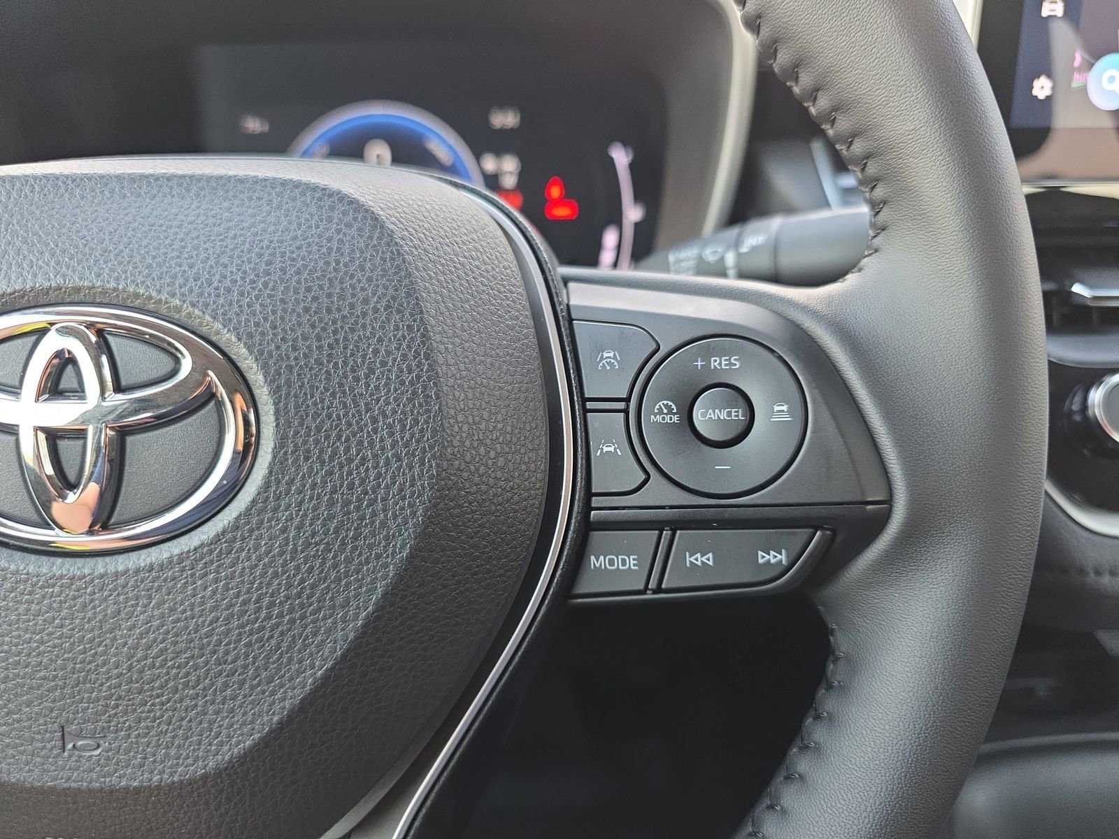 Used 2025 Toyota Corolla XLE image 17