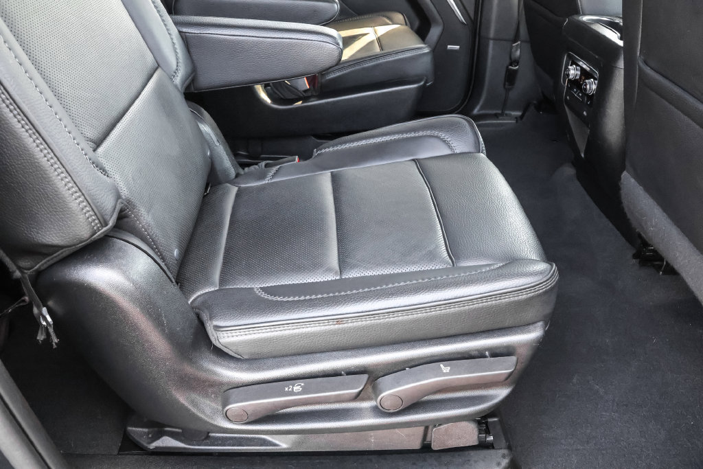 Used 2022 GMC Yukon XL Denali AWD/4WD image 35