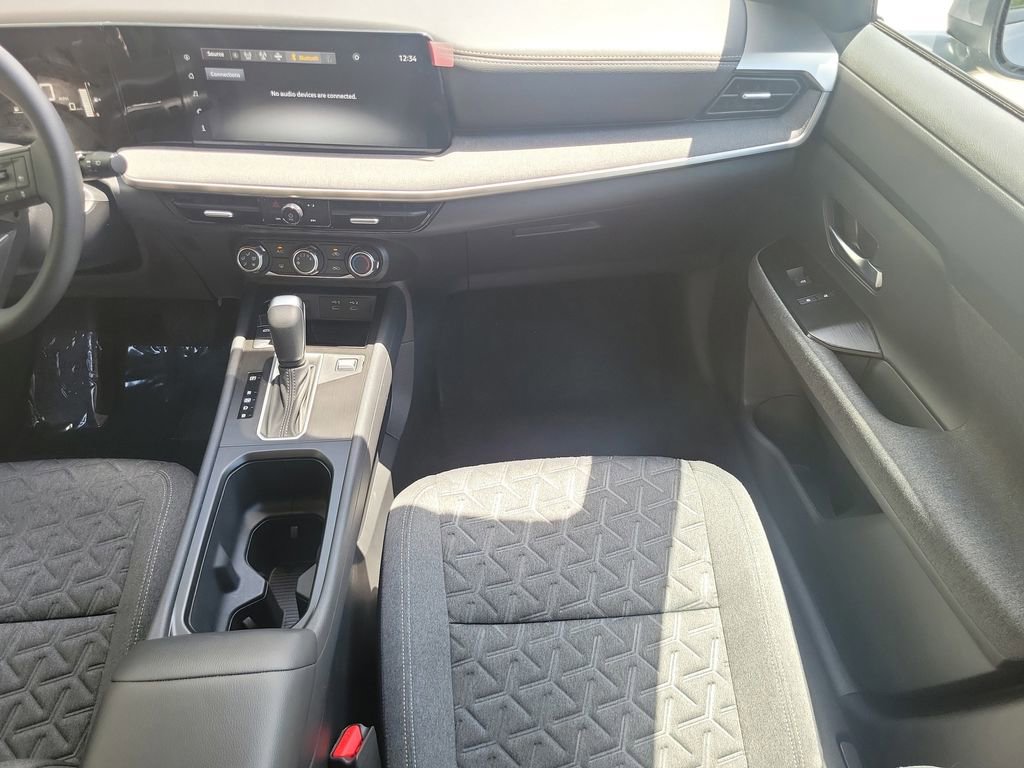 Certified 2025 Nissan Kicks SV FWD image 16