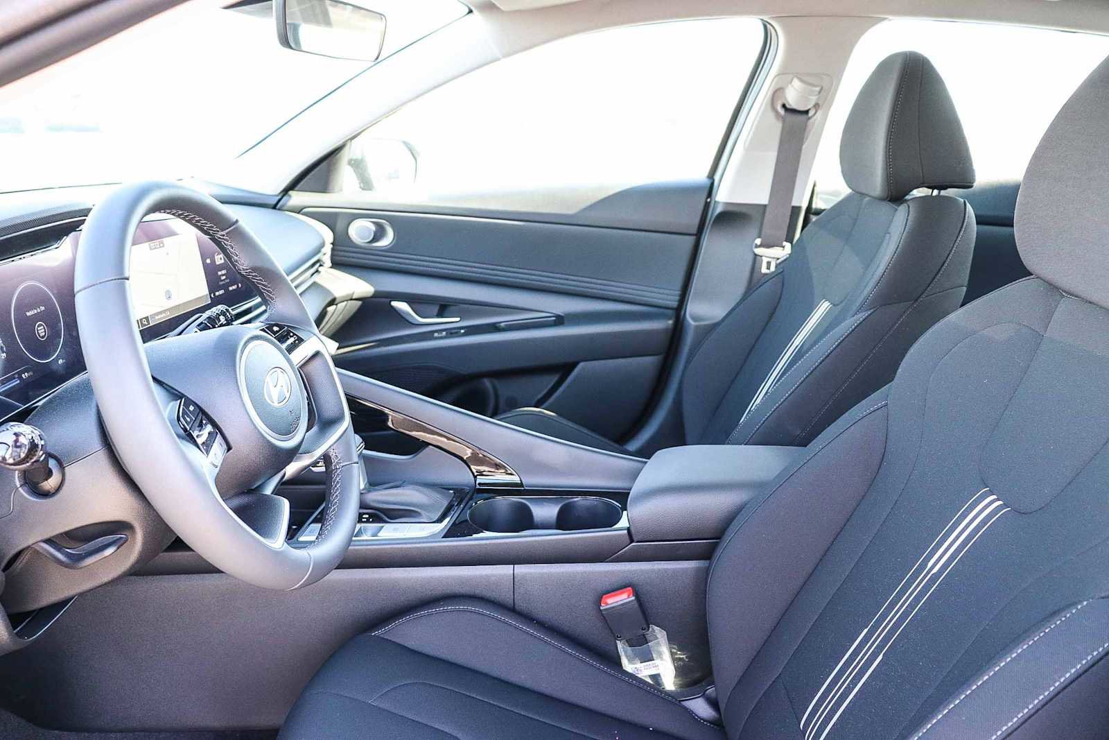 New 2025 Hyundai Elantra SEL image 22