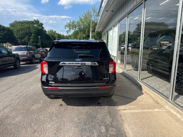 Used 2023 Ford Explorer XLT AWD/4WD image 5
