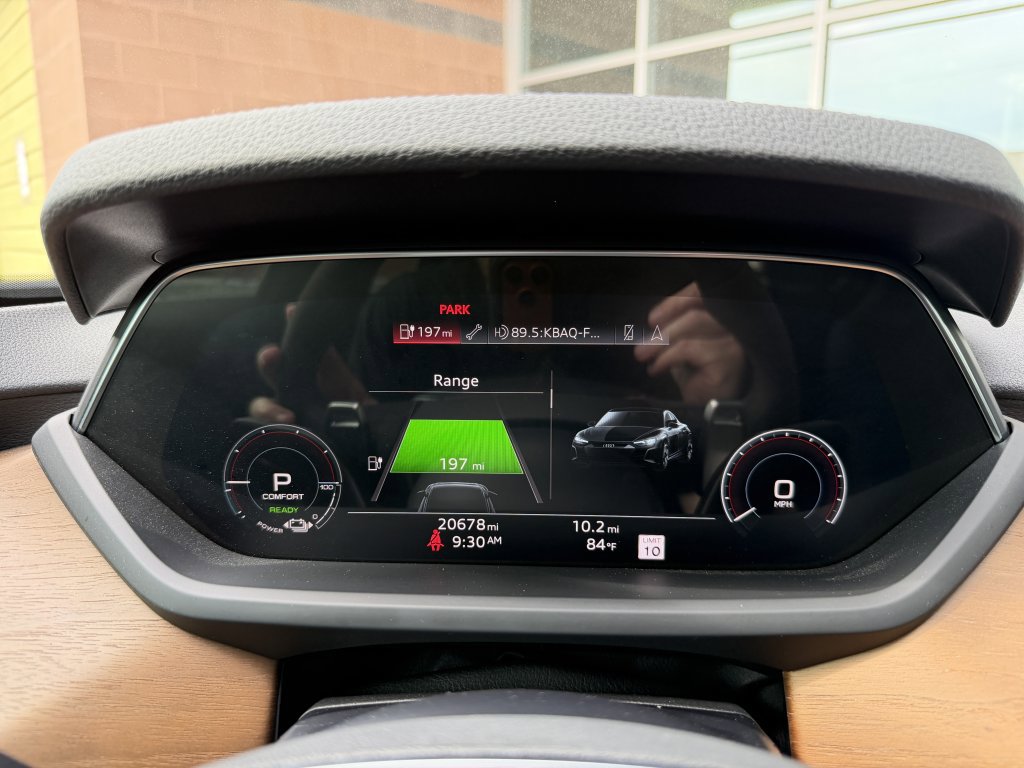 Used 2022 Audi e-tron GT Premium Plus AWD/4WD image 18