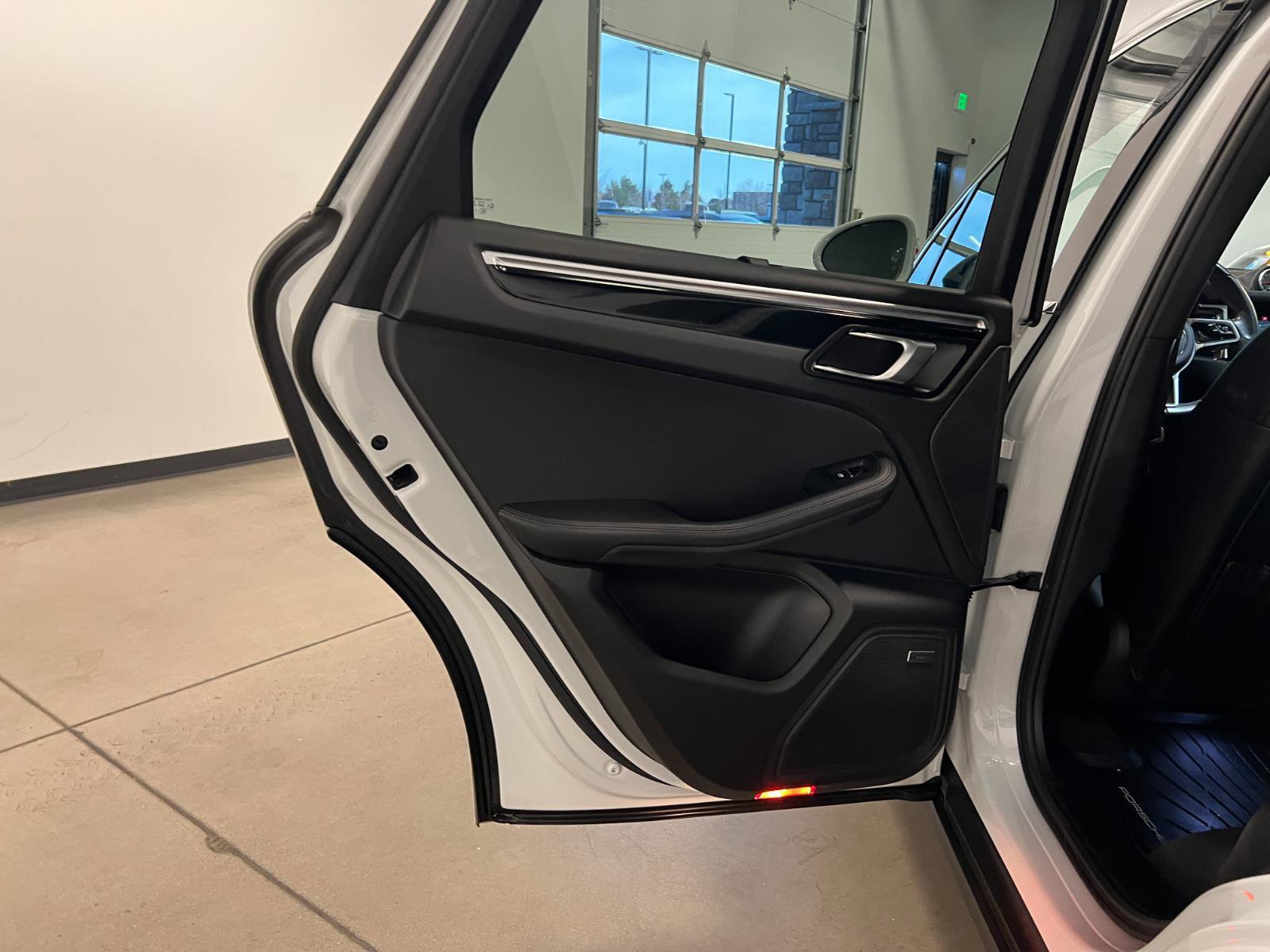 Used 2021 Porsche Macan image 30