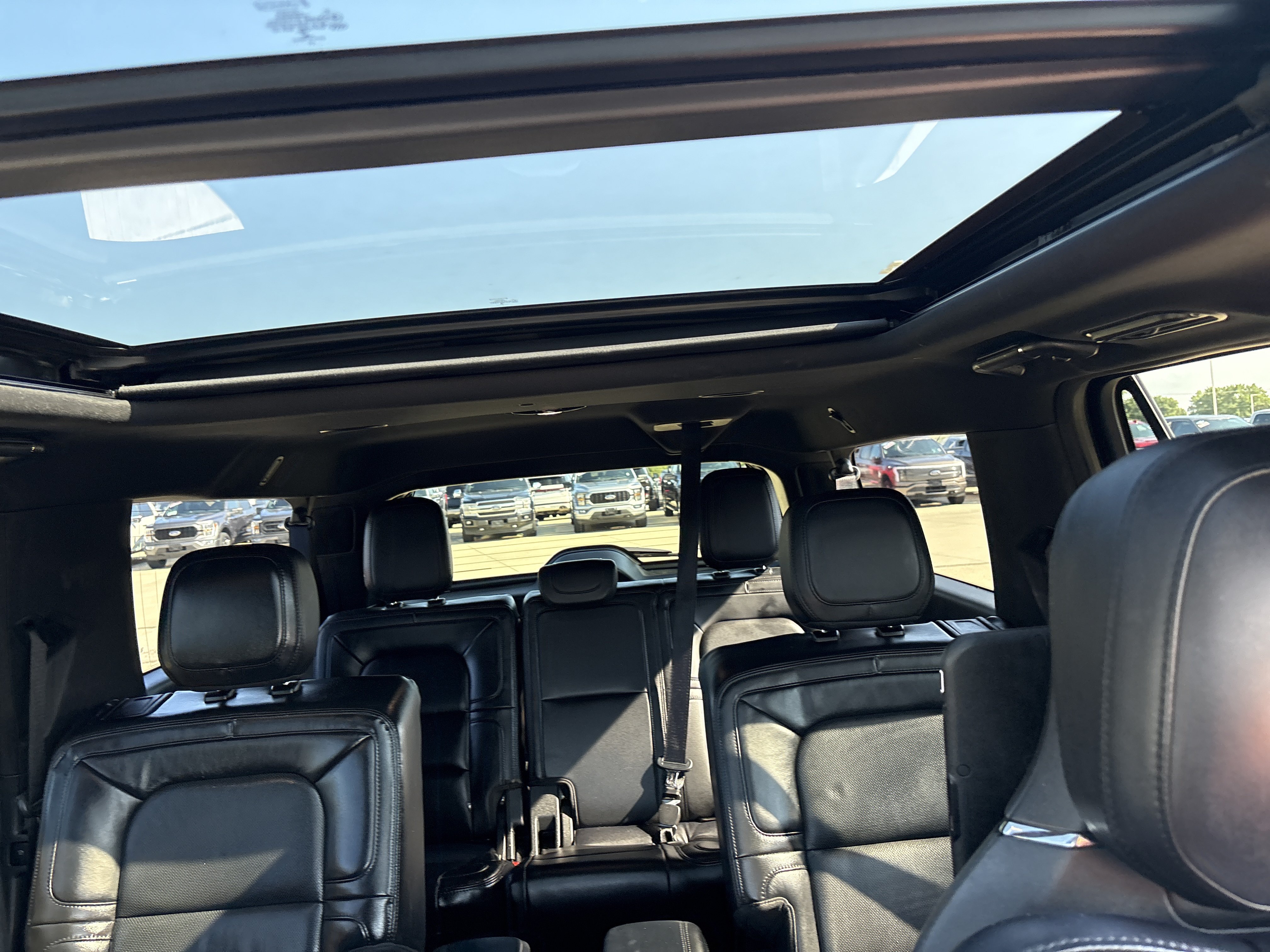 Used 2021 Lincoln Navigator L Reserve w/ Luxury Package AWD/4WD image 21