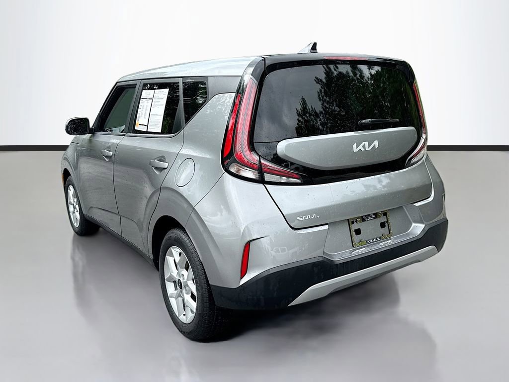 Used 2024 Kia Soul LX w/ Option Group 015 FWD image 5