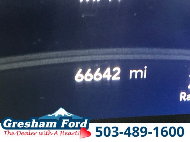 Used 2023 Chrysler Pacifica Touring-L FWD image 21