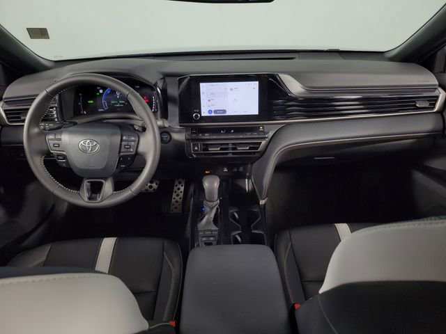 Used 2025 Toyota Camry SE image 25