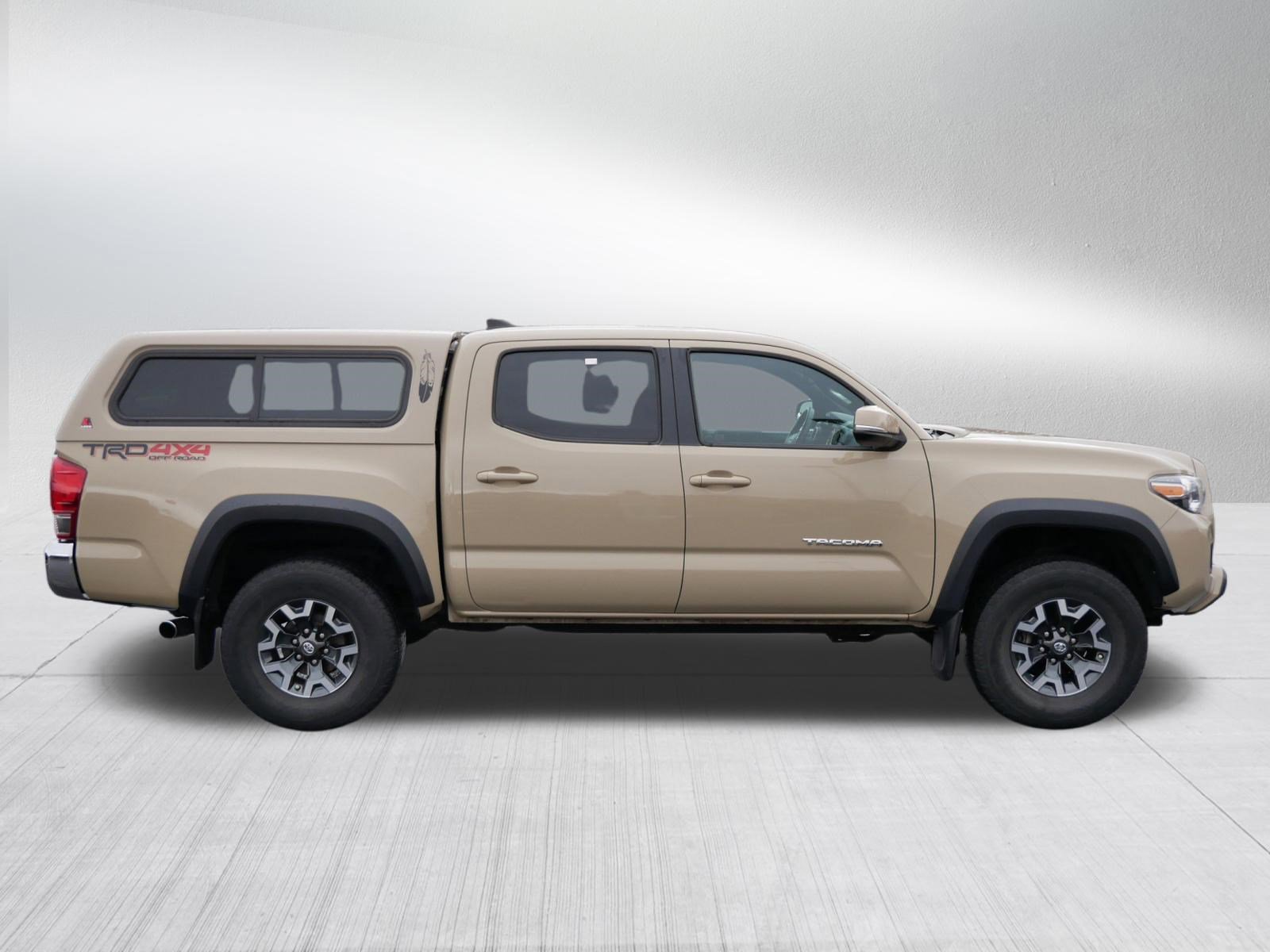 Used 2017 Toyota Tacoma TRD Off-Road w/ Tow Package (A/T) image 8