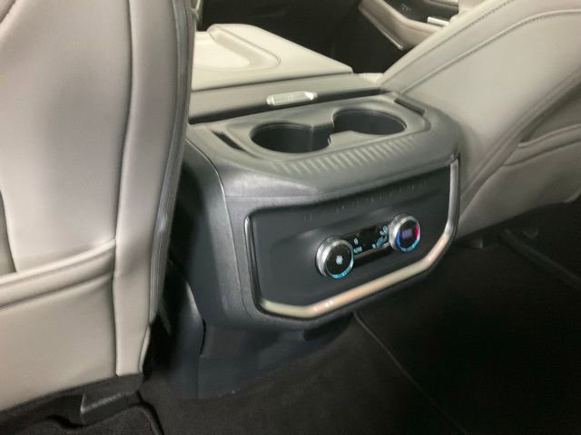 Used 2025 Ford Expedition Active AWD/4WD image 18