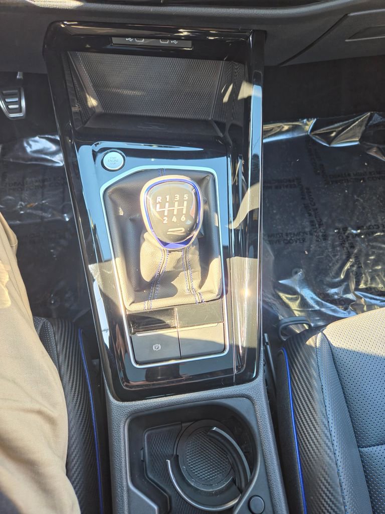 Used 2024 Volkswagen Golf R image 22