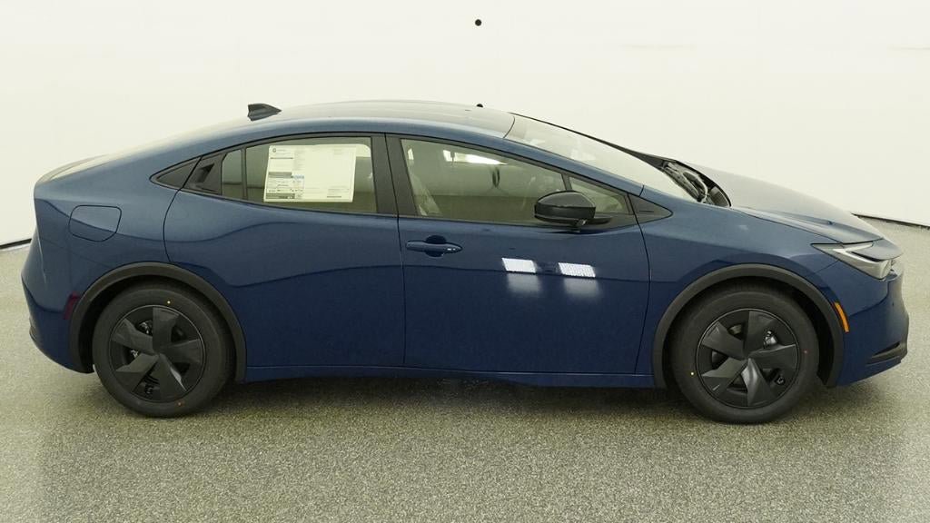 New 2026 Toyota Prius Plug-In Hybrid FWD image 11