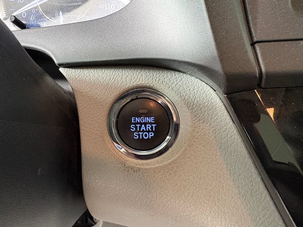 Used 2020 Toyota Sienna XLE FWD image 22