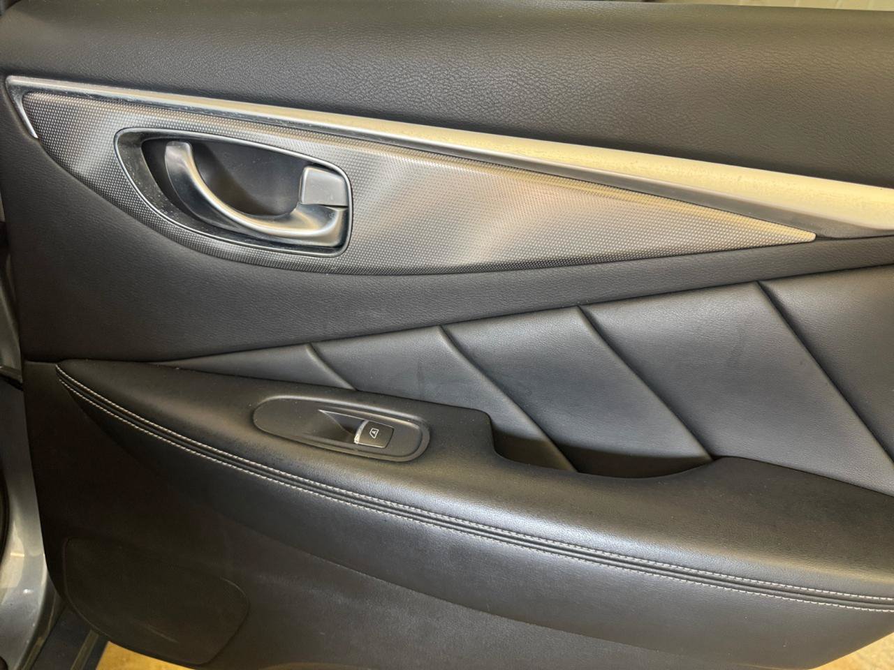 Used 2014 INFINITI Q50 AWD image 26