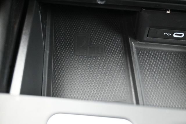 Used 2024 Volkswagen Atlas SE AWD/4WD image 25