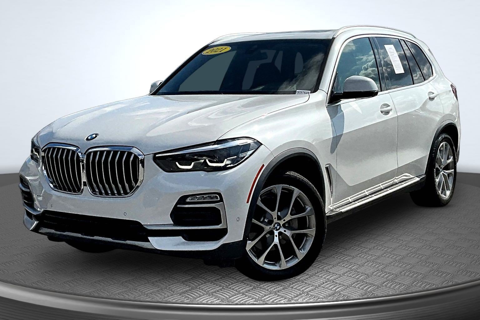 Used 2021 BMW X5 sDrive40i w/ Premium Package 2