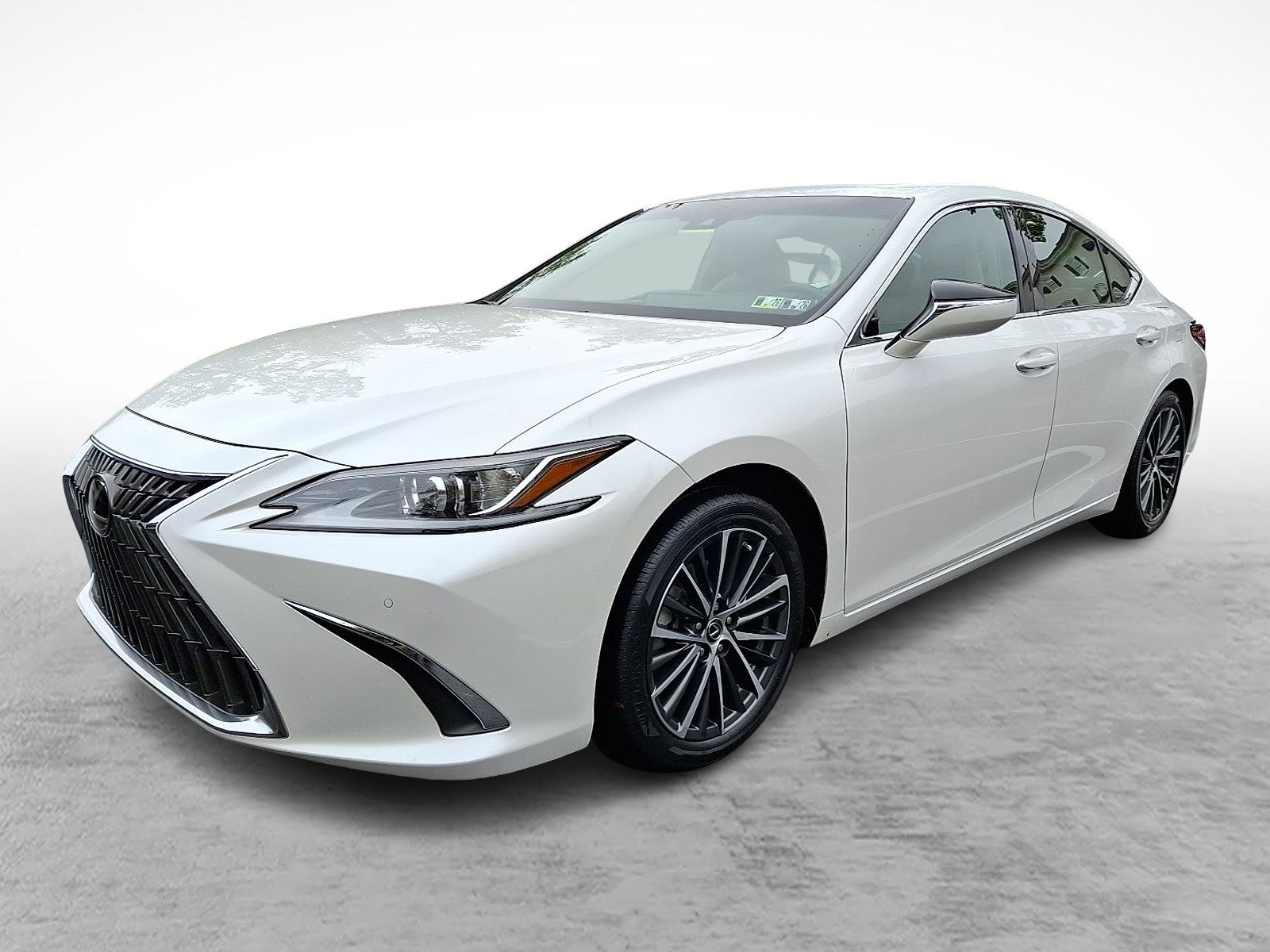 Certified 2022 Lexus ES 350 w/ Premium Package image 3