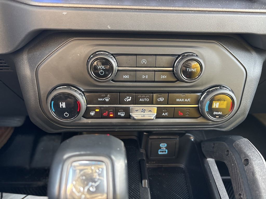 Used 2025 Ford Bronco Badlands image 35