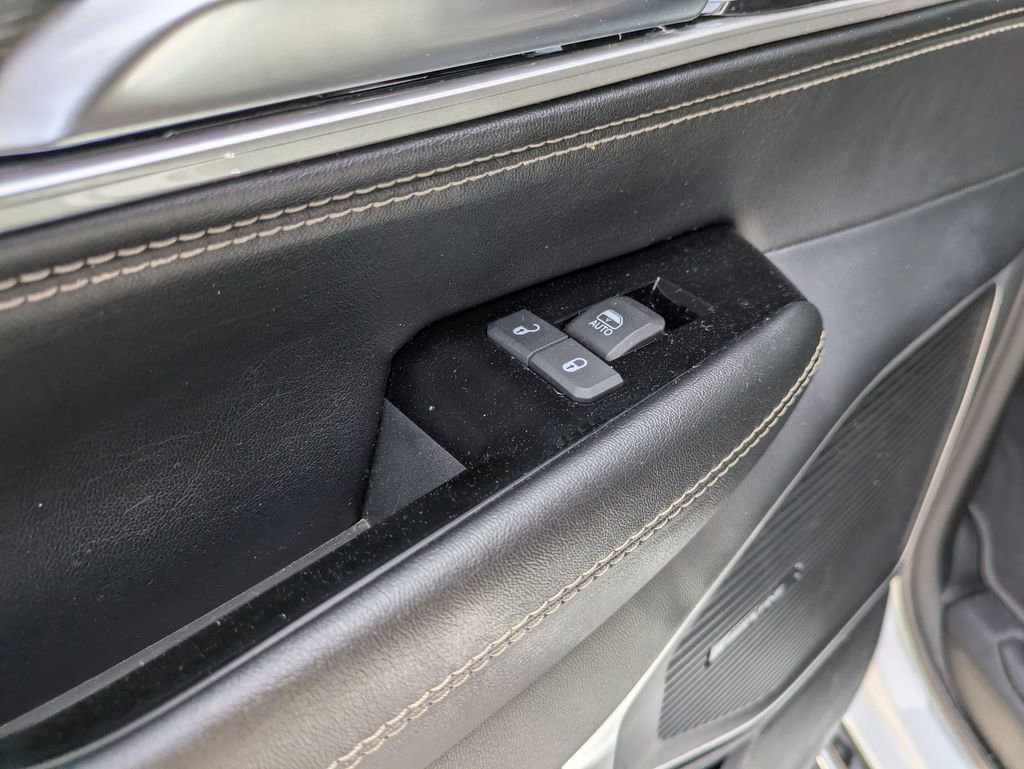 Used 2024 Jeep Wagoneer Series II w/ Flexible Seating Group image 29