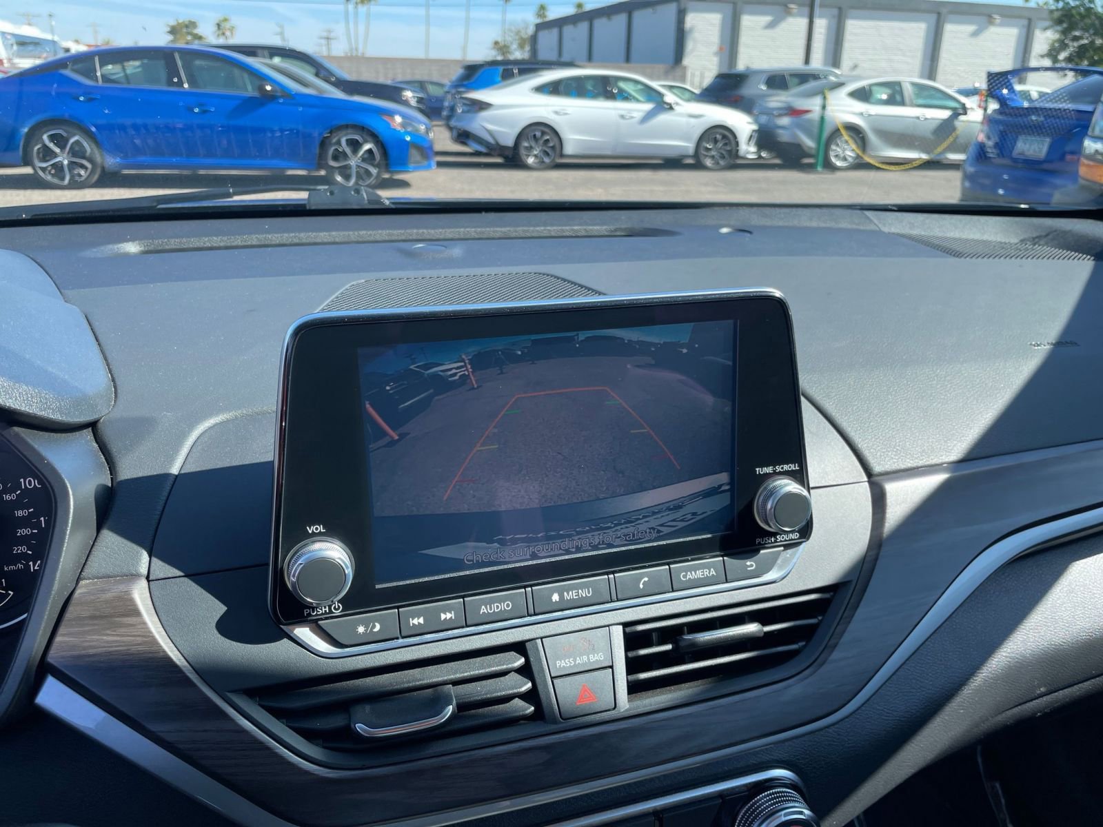 Used 2025 Nissan Altima 2.5 SV image 24