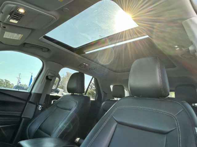 Used 2022 Ford Explorer XLT w/ Equipment Group 202A RWD image 23
