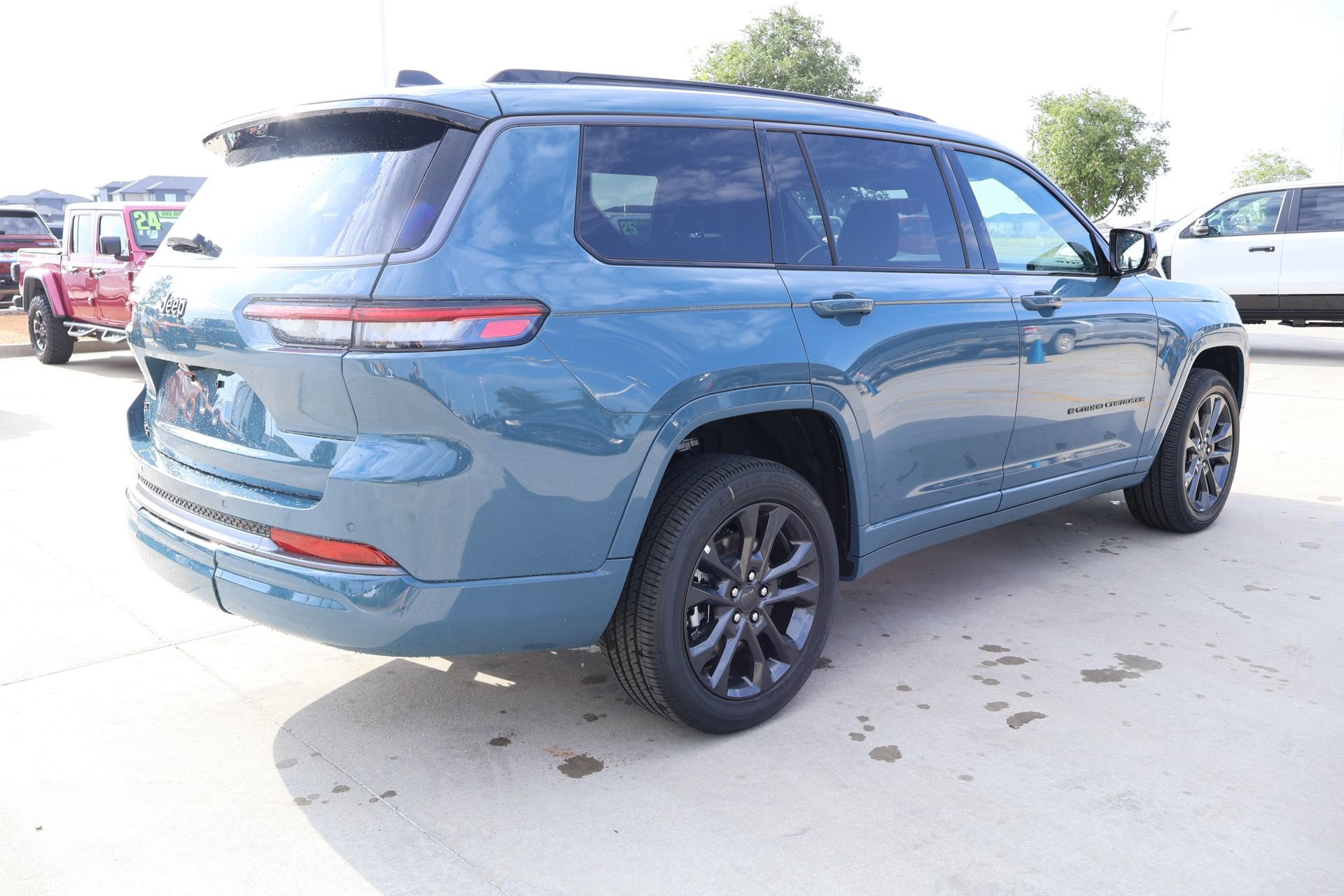 New 2026 Jeep Grand Cherokee L Limited AWD/4WD image 21