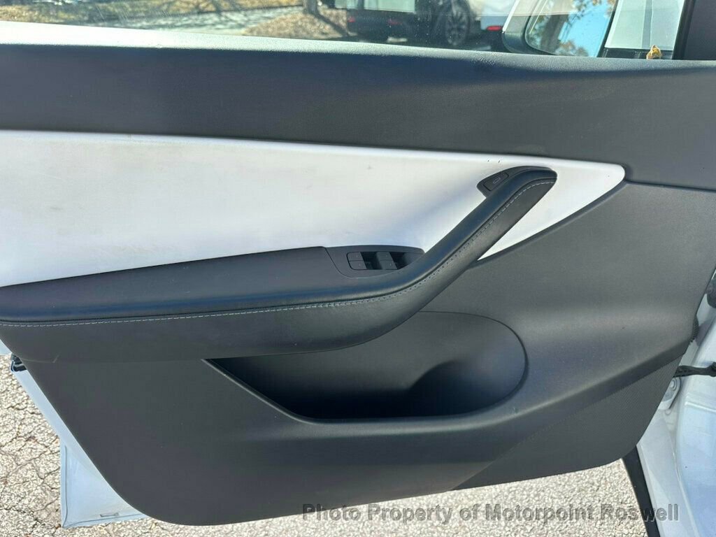 Used 2021 Tesla Model Y Long Range image 12