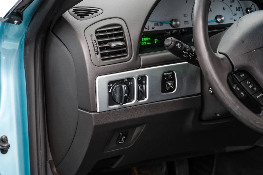 Used 2002 Ford Thunderbird RWD image 26