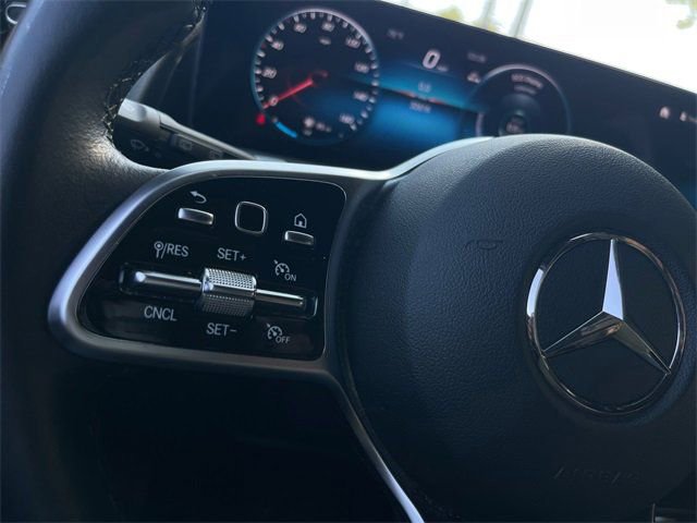 Used 2023 Mercedes-Benz GLB 250 4MATIC image 13