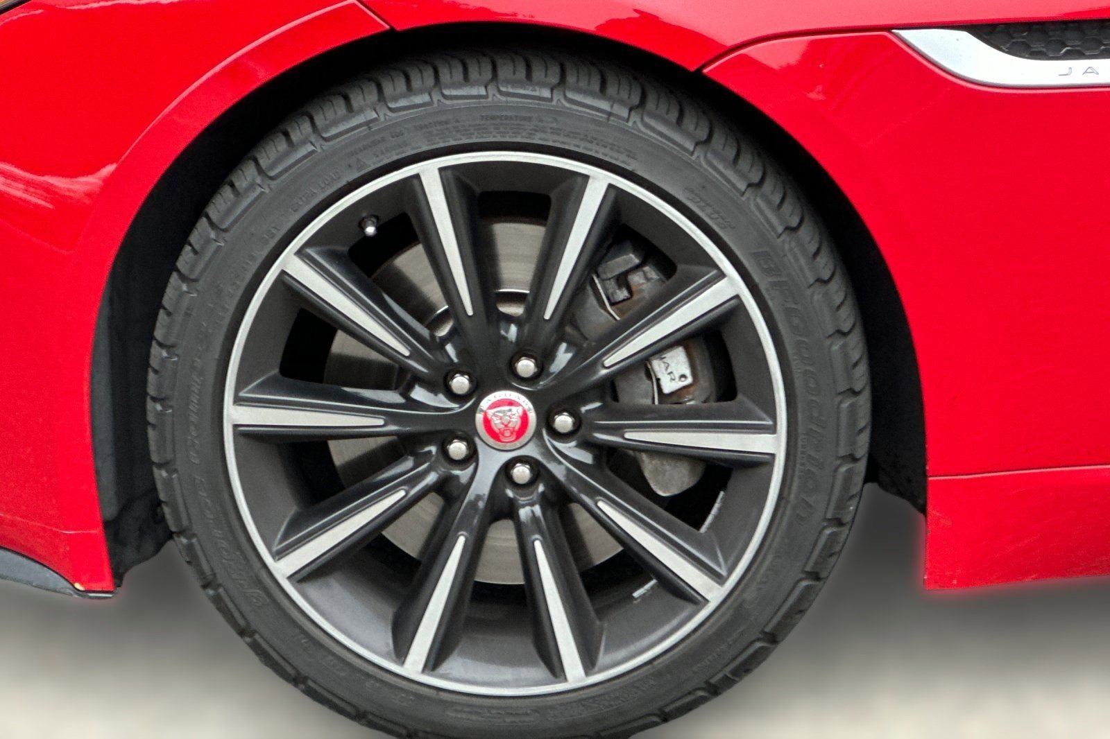 Used 2015 Jaguar F-TYPE Coupe image 11