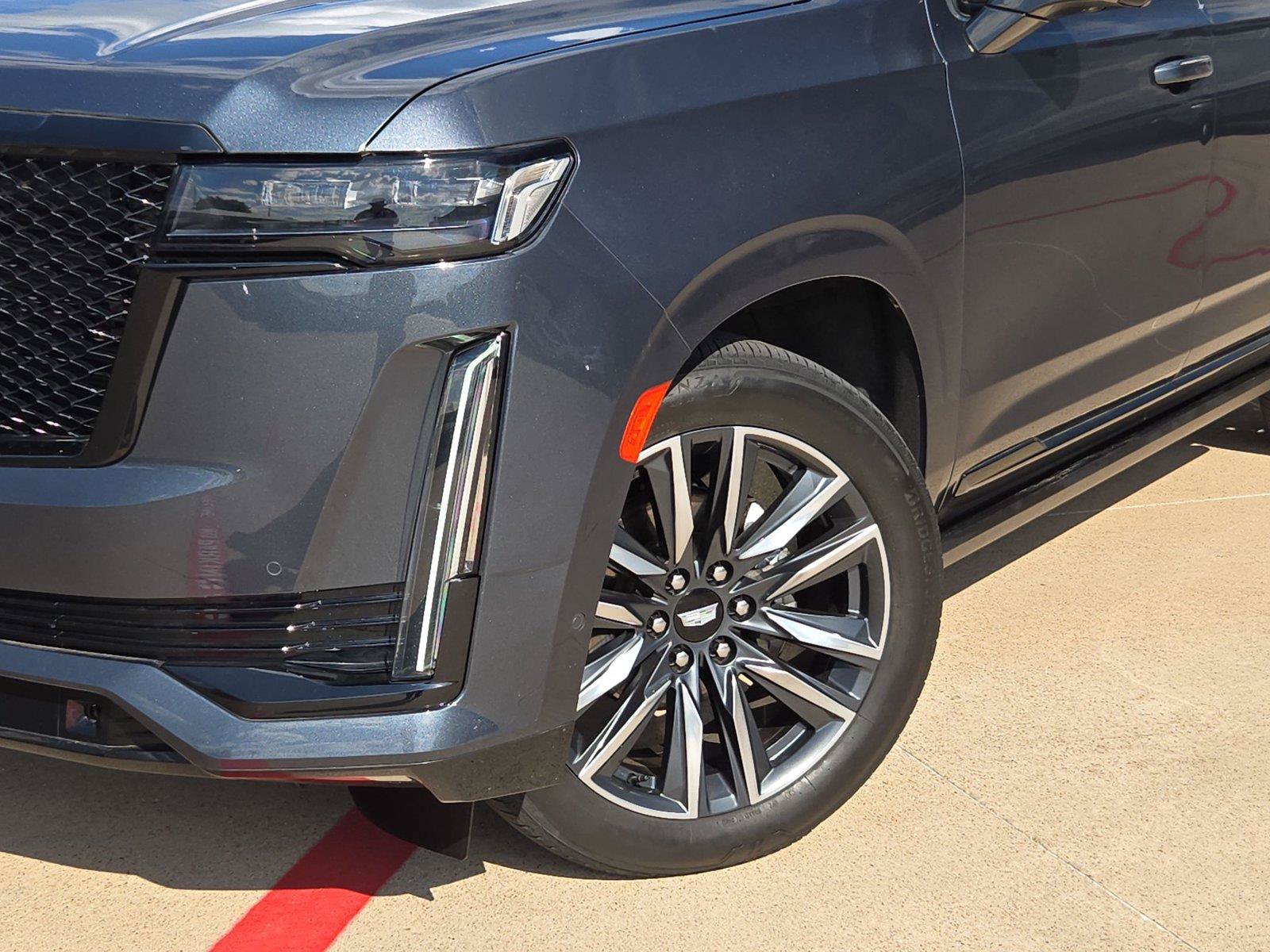 Used 2021 Cadillac Escalade ESV Sport w/ Driver Assist Tech Package RWD image 7
