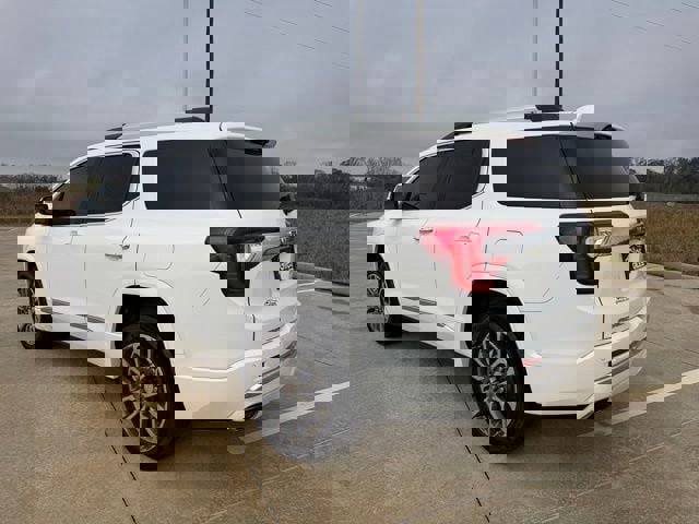 Used 2021 GMC Acadia Denali image 3