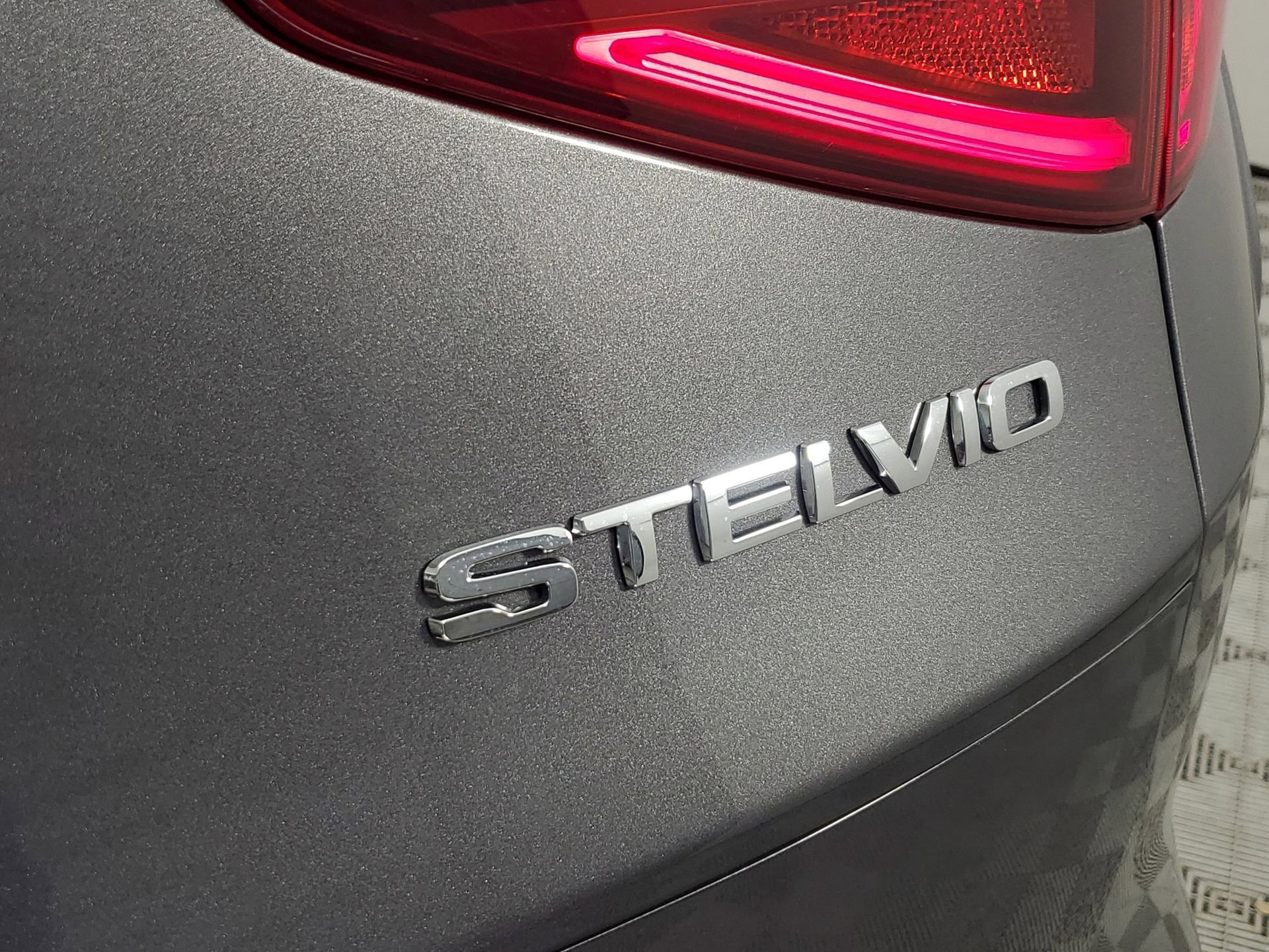 Used 2022 Alfa Romeo Stelvio Quadrifoglio w/ Active Assist Plus Package AWD/4WD image 20
