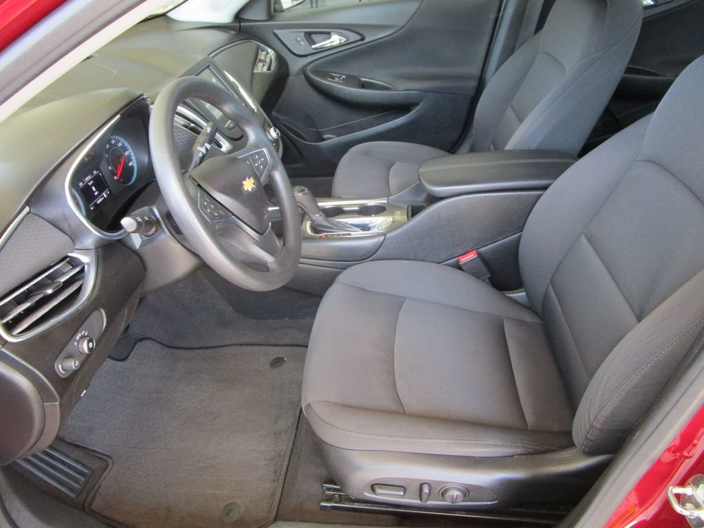 Used 2018 Chevrolet Malibu LT FWD image 19