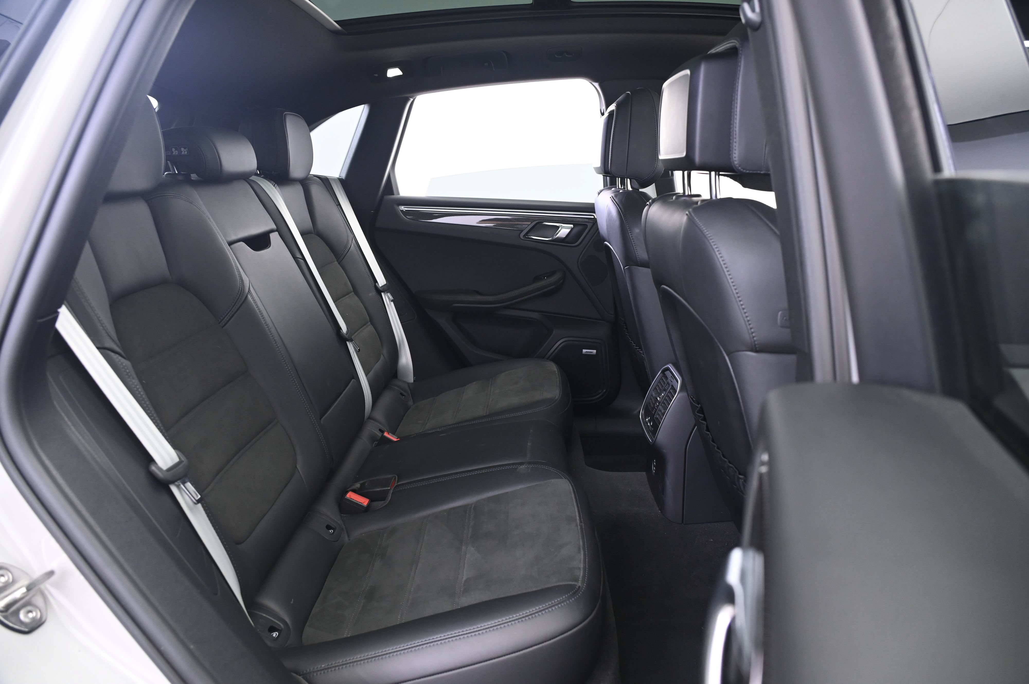 Certified 2022 Porsche Macan GTS AWD/4WD image 18